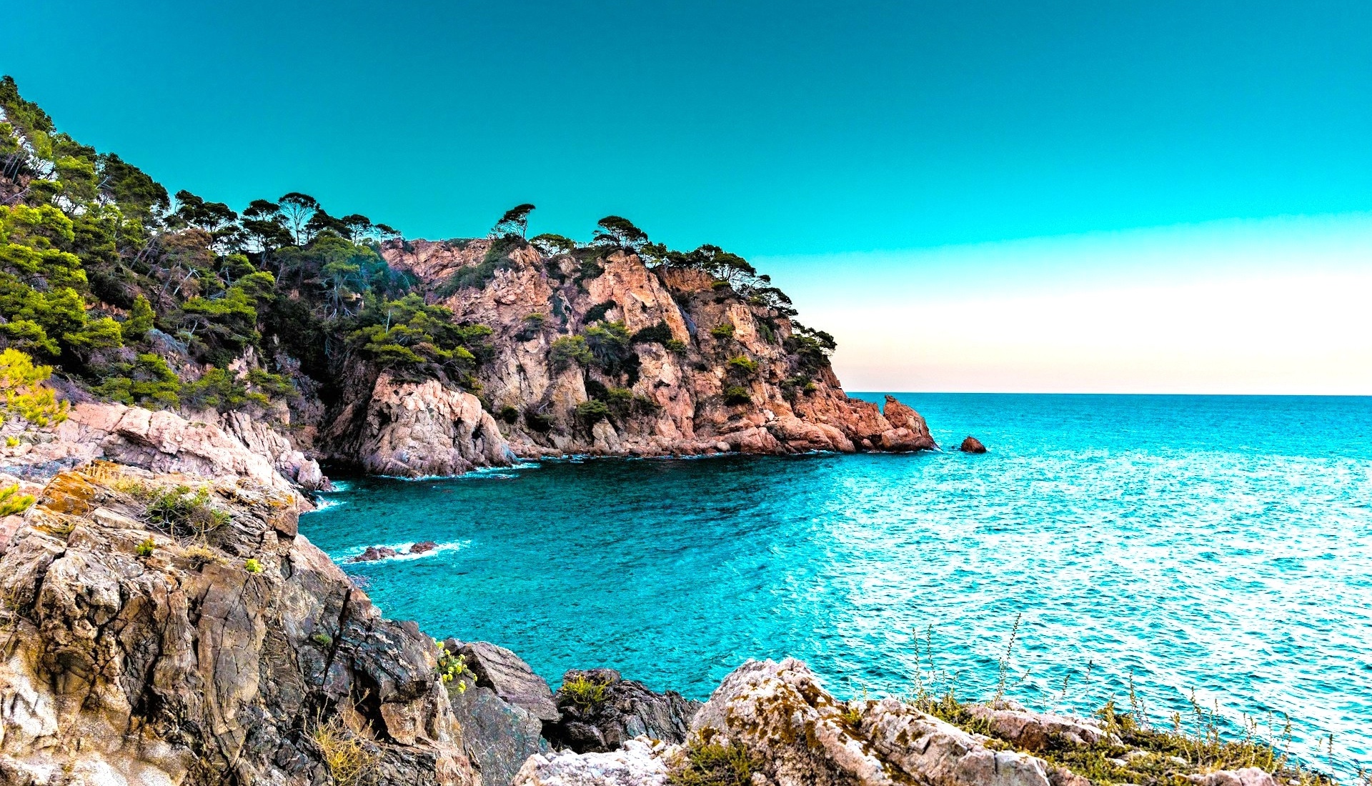 Havet ved Marbella i Spania