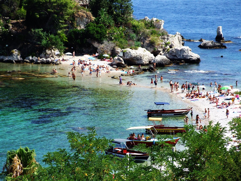 Isola Bella beach