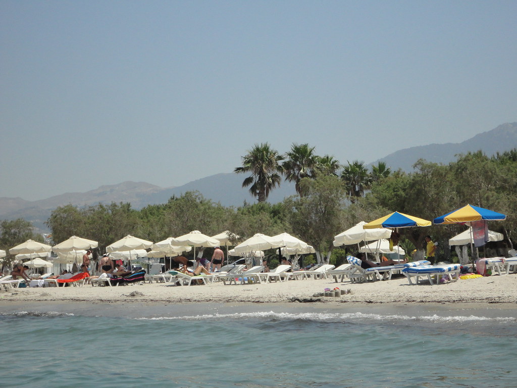 Tigaki Beach